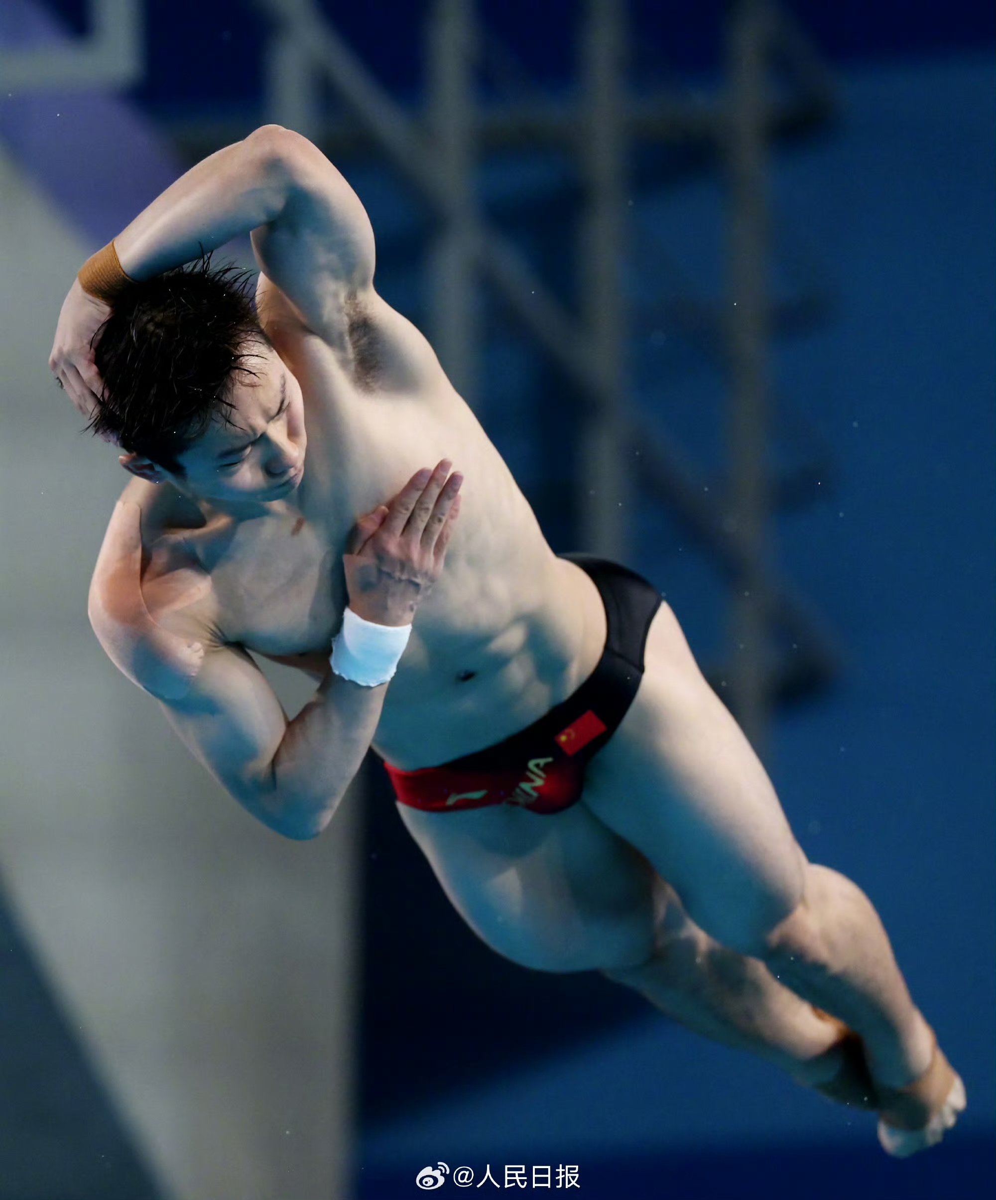 王宗源、谢思埸晋级3米跳板决赛