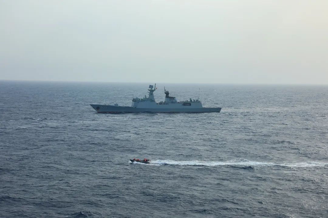 商船发来求救信号!海军第46批护航编队许昌舰紧急驰援 商船发来求救信号!海军第46批护航编队许昌舰紧急驰援