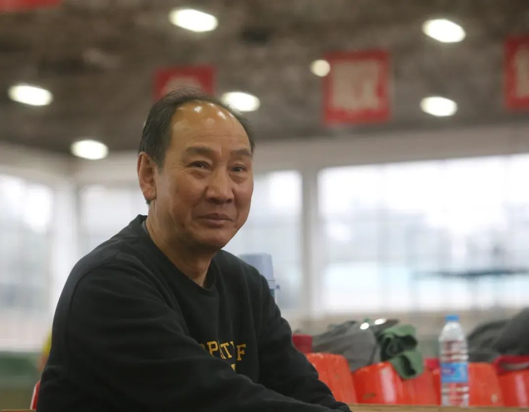 徐卓一回应“戴眼镜参加跨栏比赛”