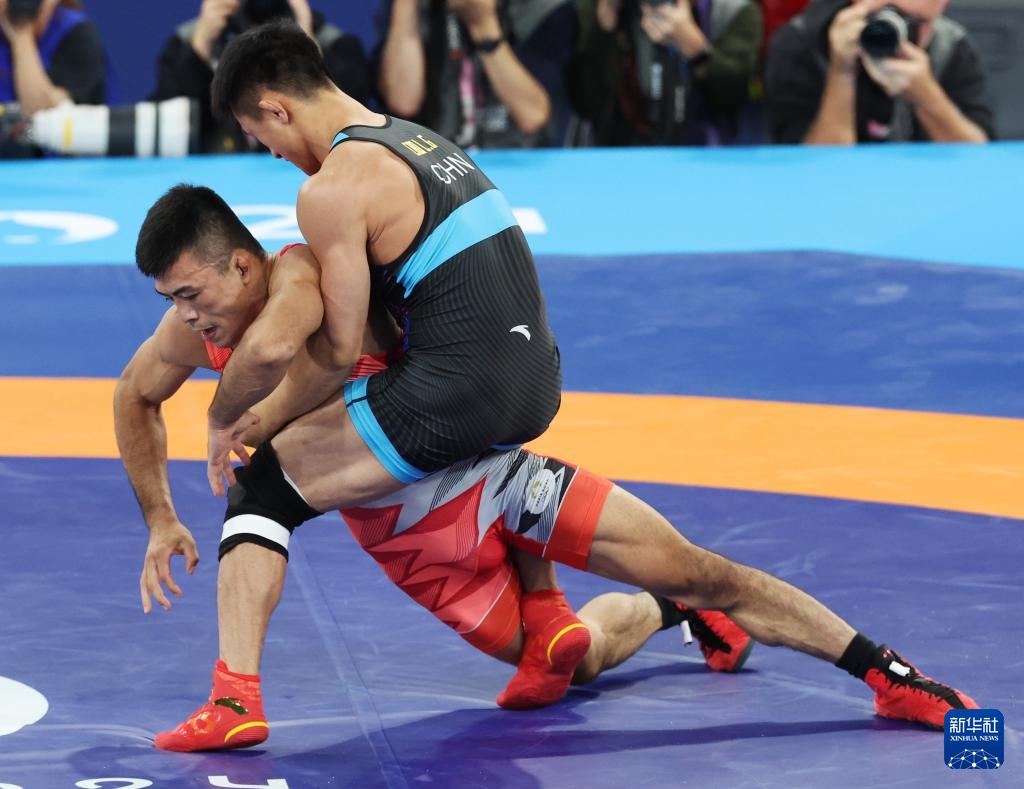 巴黎奥运会丨摔跤——男子古典式摔跤60公斤级决赛：曹利国摘银