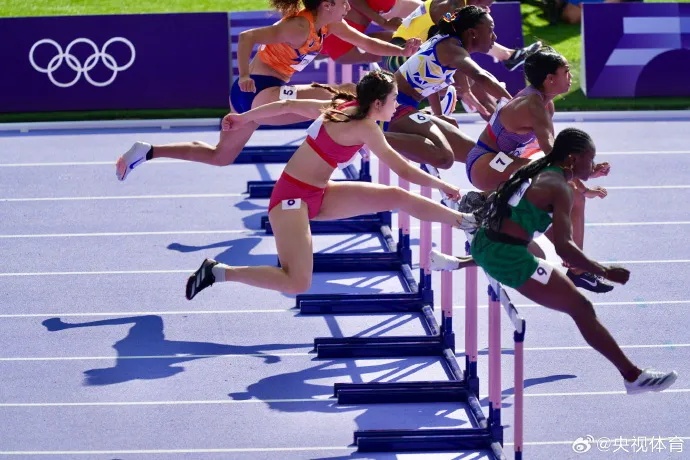 一骑绝尘！男子4×100米接力，中国队闯进决赛！遗憾，她俩无缘晋级→