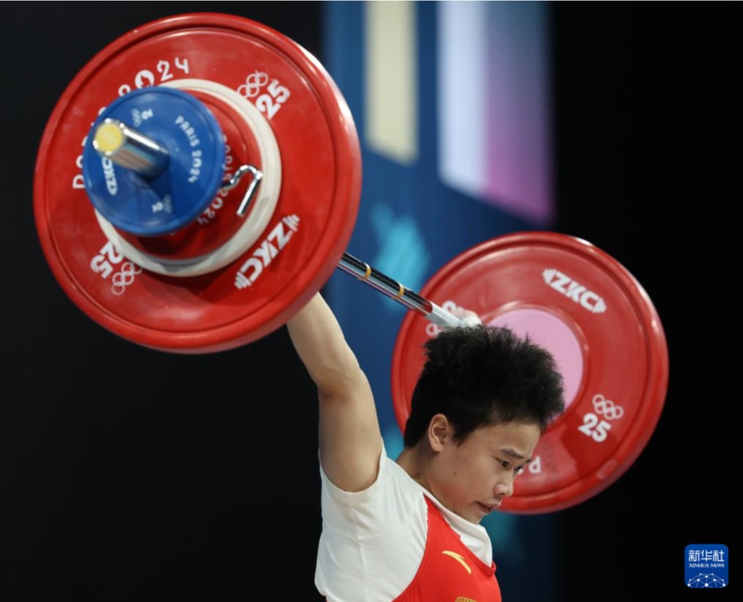 中国奥运纪录夜，+3！花游队首夺金牌，金鸡独“李”卫冕，侯志慧破纪录逆转