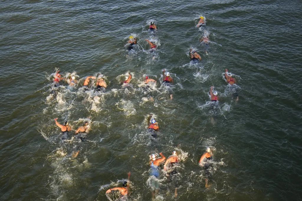 塞纳河上的孤军奋战，辛鑫：能坚持已经是胜利