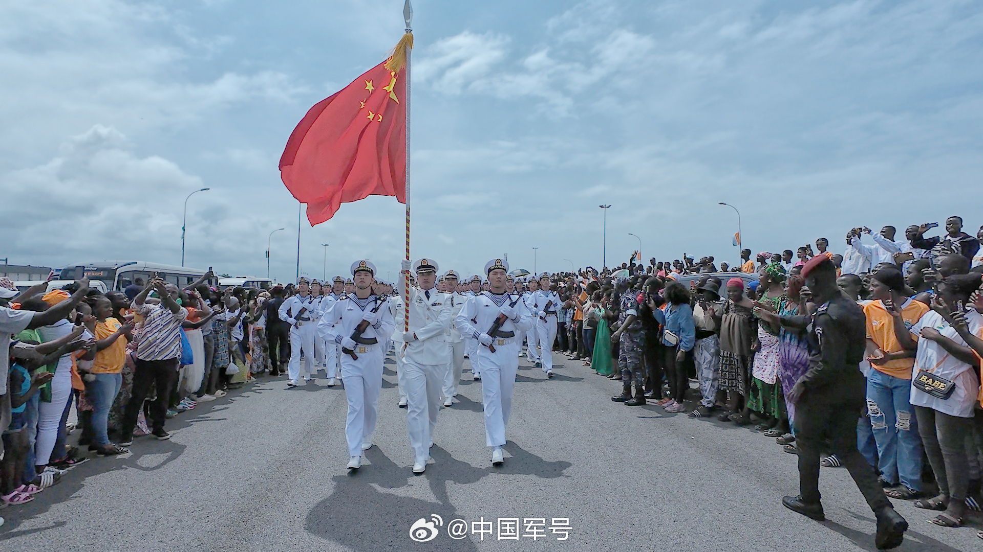 中国人民解放军首次亮相科特迪瓦阅兵