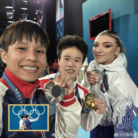 来自奥运领奖台的自拍又上新了！