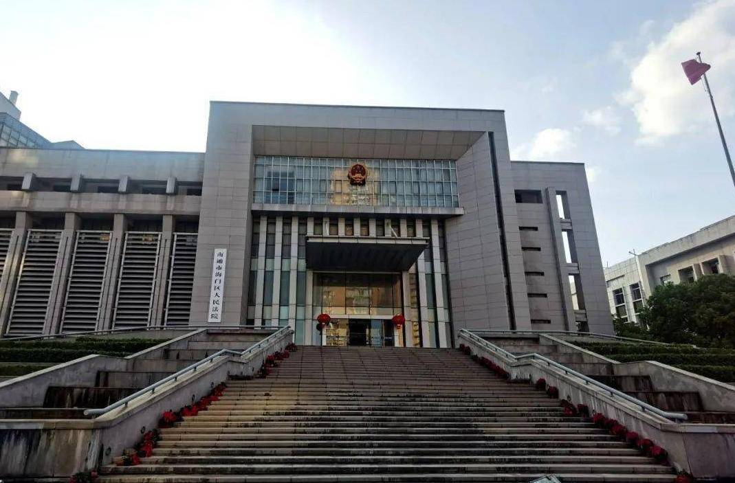 八旬老人与人吵架后脑出血死亡，亲属索赔46万！法院判赔一成