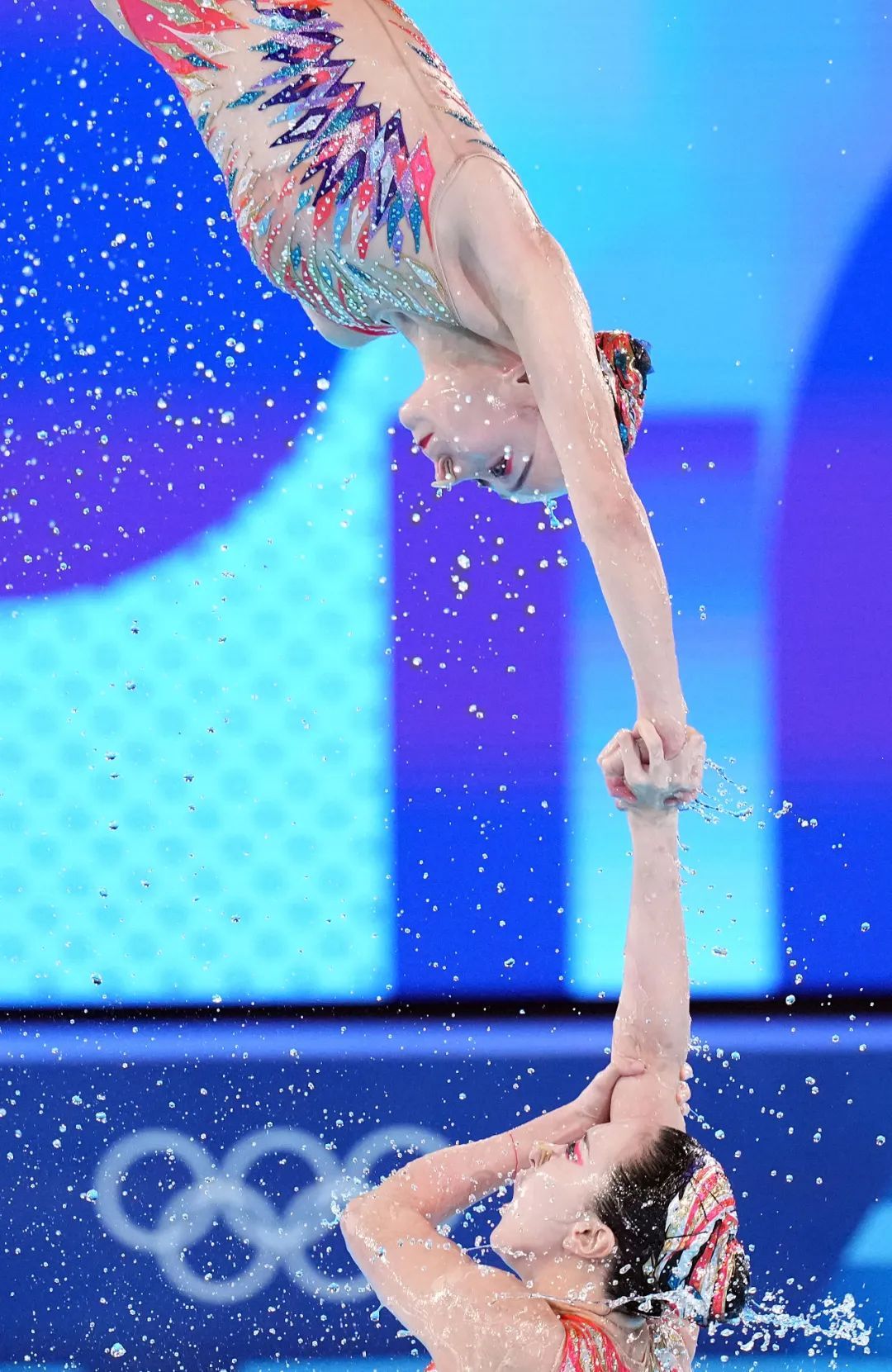 中国花游夺得奥运历史首金!花游解说哭了,“我们终于终于成为了奥运冠军!” 中国花游夺得奥运历史首金!花游解说哭了,“我们终于终于成为了奥运冠军!”