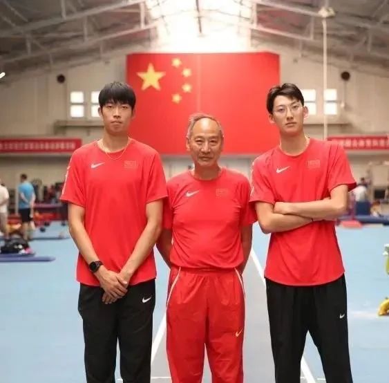 止步半决赛，上海“眼镜哥”的“飞驰人生”依旧精彩