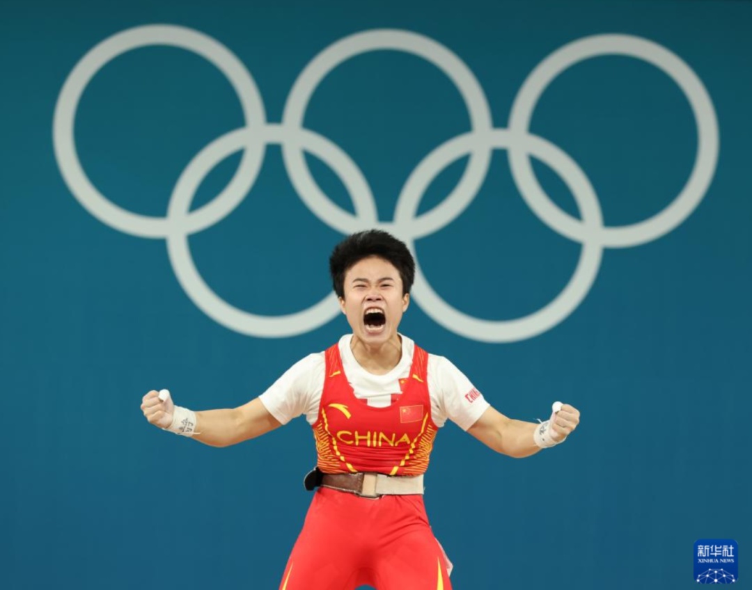 中国奥运纪录夜，+3！花游队首夺金牌，金鸡独“李”卫冕，侯志慧破纪录逆转