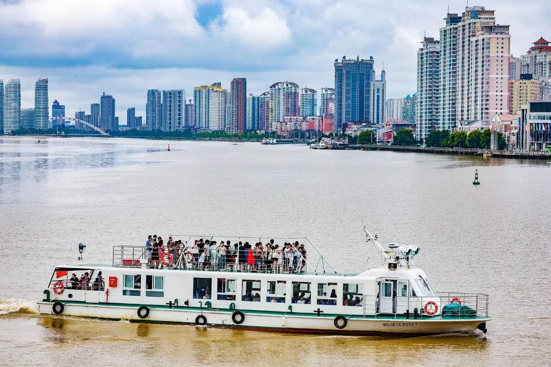 江水退了！这是鸭绿江畔现在的样子