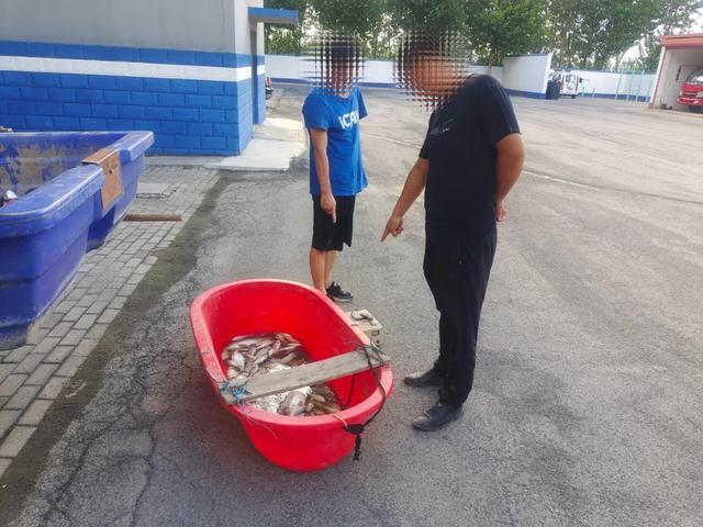 事发聊城，深夜非法电鱼，2人被抓……