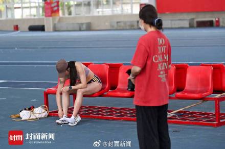 这可能是你没见过的吴艳妮 这可能是你没见过的吴艳妮