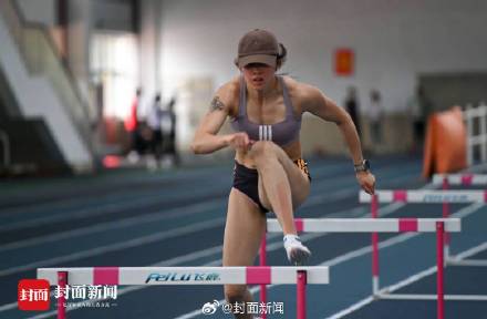这可能是你没见过的吴艳妮 这可能是你没见过的吴艳妮