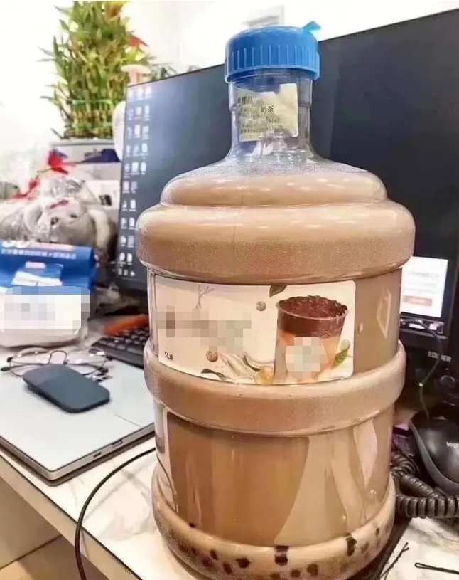 你喝到了“秋天的第一杯奶茶”吗?千万别碰这种“奶茶”,否则…… 你喝到了“秋天的第一杯奶茶”吗?千万别碰这种“奶茶”,否则……