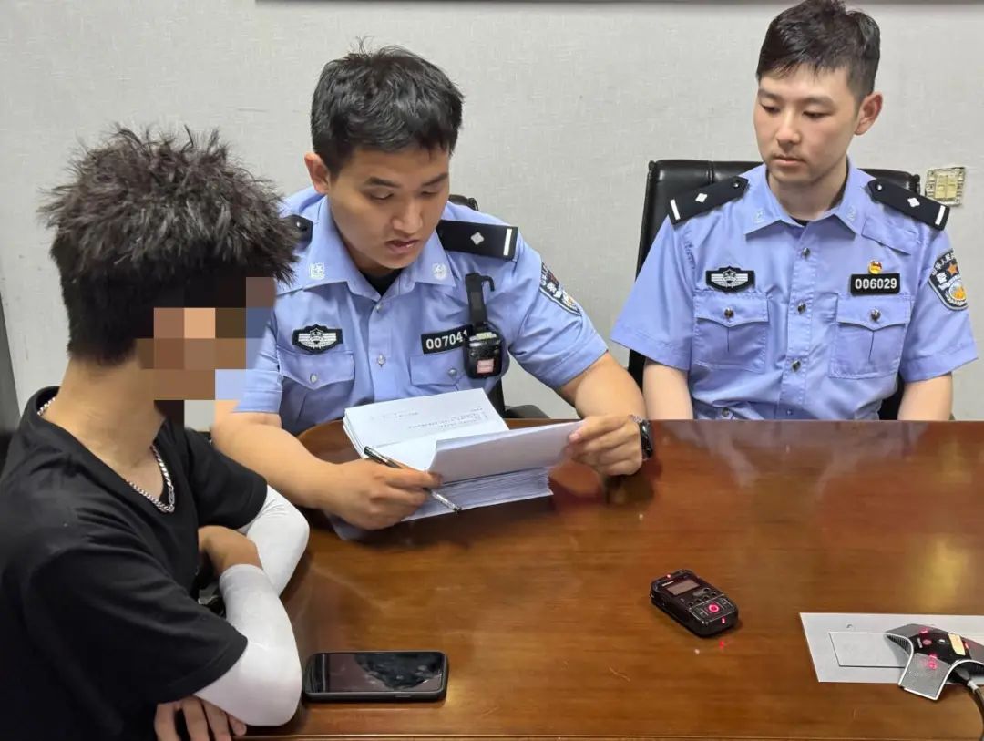 16项违法行为！北京这俩“飙车”摩托骑手又来了，交管：重重罚！