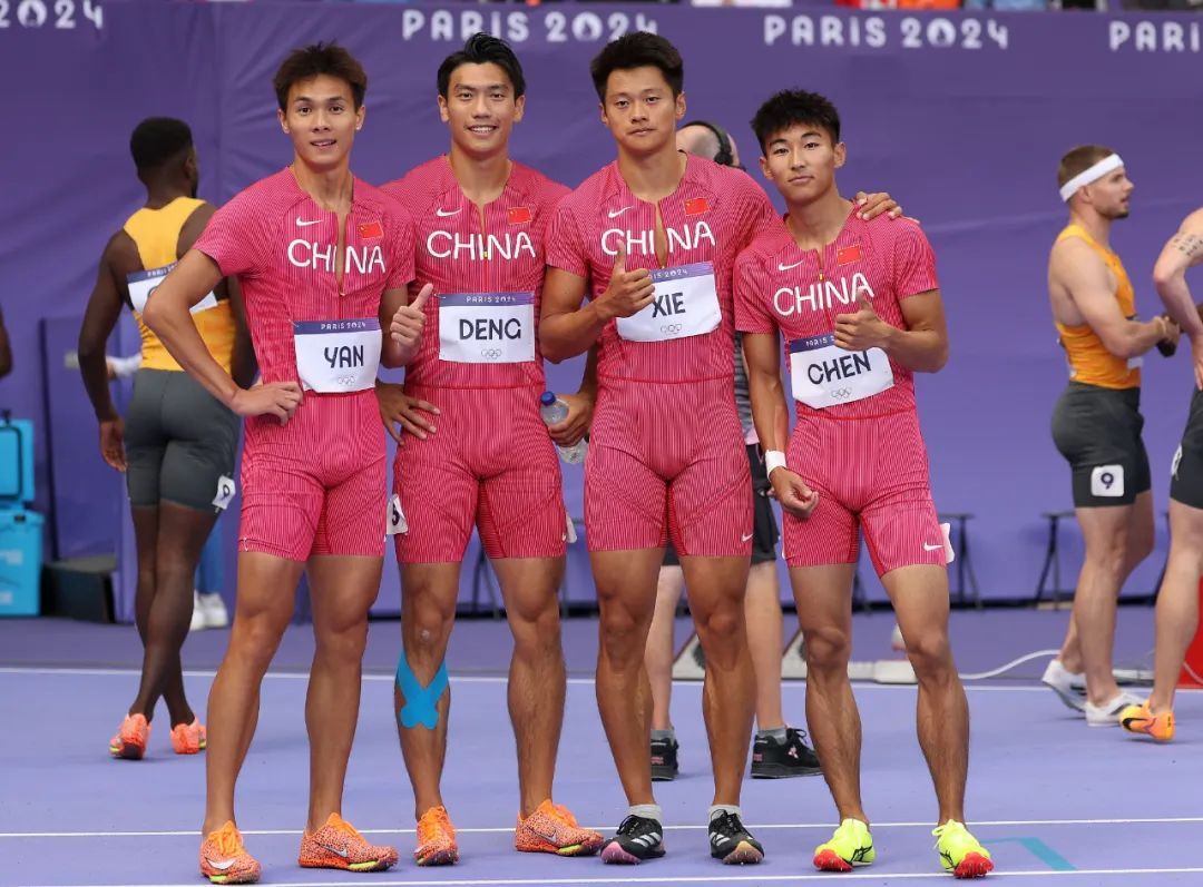 一骑绝尘！男子4×100米接力，中国队闯进决赛！遗憾，她俩无缘晋级→
