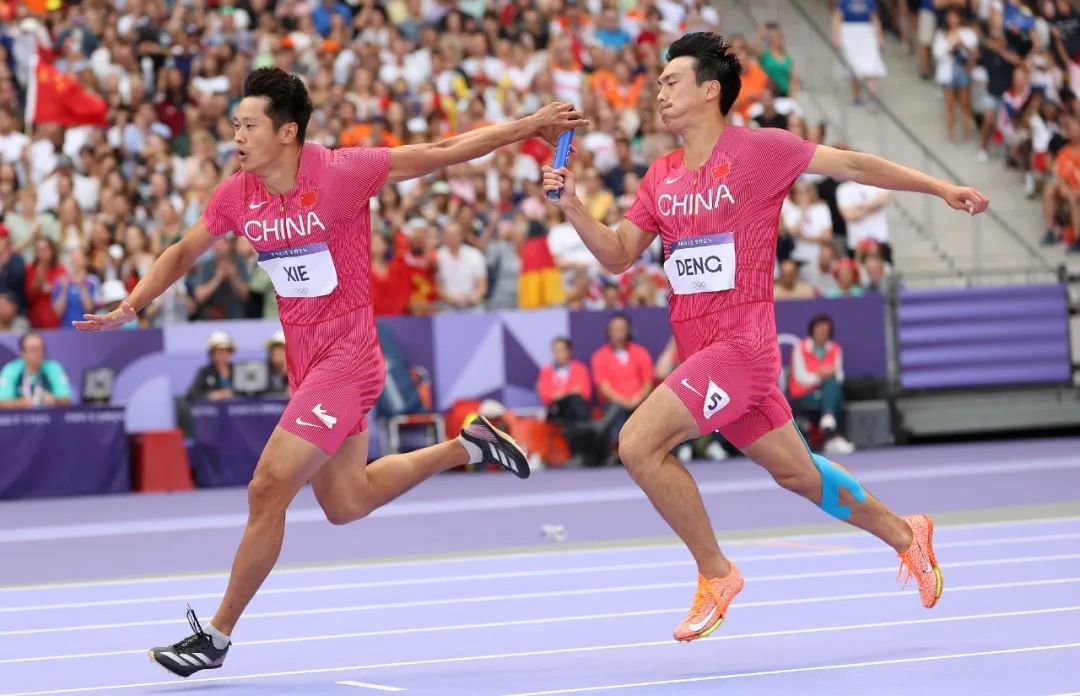 一骑绝尘！男子4×100米接力，中国队闯进决赛！遗憾，她俩无缘晋级→