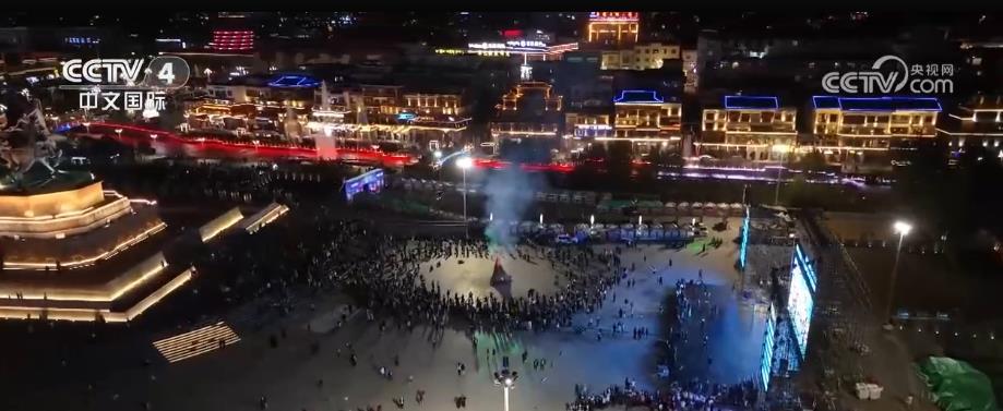 文旅融合带动暑期游持续火热 “点燃”旅游经济新活力 文旅融合带动暑期游持续火热 “点燃”旅游经济新活力