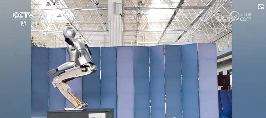 科技竞争和经济发展新引擎 人形机器人“跑步”入场 科技竞争和经济发展新引擎 人形机器人“跑步”入场