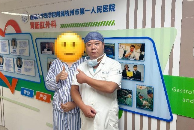 没见过这么粗的！女子腹中掏出1米长“巨蟒”，竟是因为……