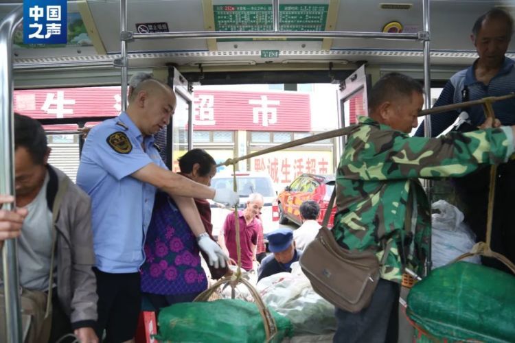 这班“量身定制”的公交火了 这班“量身定制”的公交火了