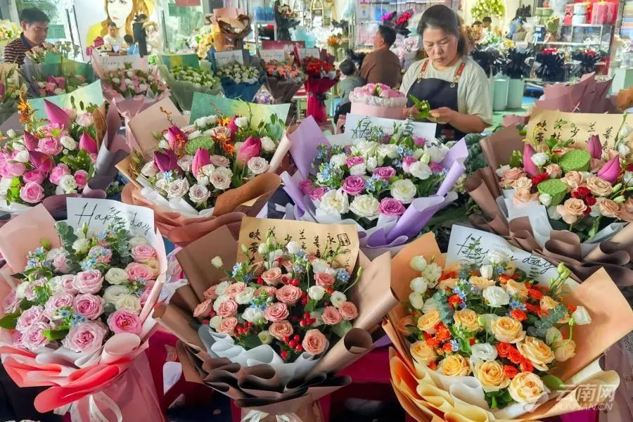 价格上涨40%！七夕将至，云南鲜切花市场火热