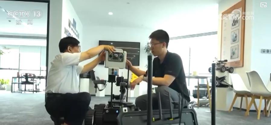 科技竞争和经济发展新引擎 人形机器人“跑步”入场 科技竞争和经济发展新引擎 人形机器人“跑步”入场