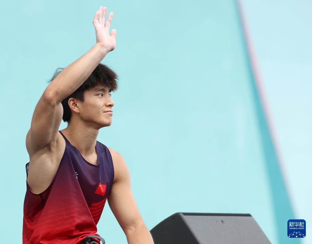 巴黎奥运会丨攀岩——男子速度赛:伍鹏获得银牌 巴黎奥运会丨攀岩——男子速度赛:伍鹏获得银牌