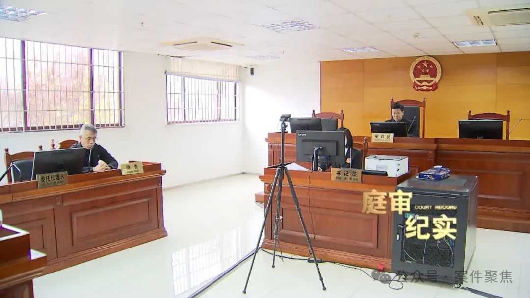 老人在医院摔倒后去世 家属要求赔偿54万！法院判了