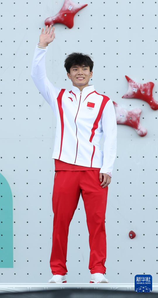 巴黎奥运会丨攀岩——男子速度赛:伍鹏获得银牌 巴黎奥运会丨攀岩——男子速度赛:伍鹏获得银牌