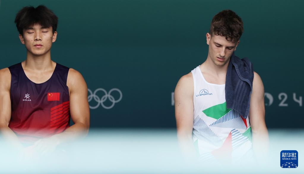 巴黎奥运会丨攀岩——男子速度赛:伍鹏获得银牌 巴黎奥运会丨攀岩——男子速度赛:伍鹏获得银牌