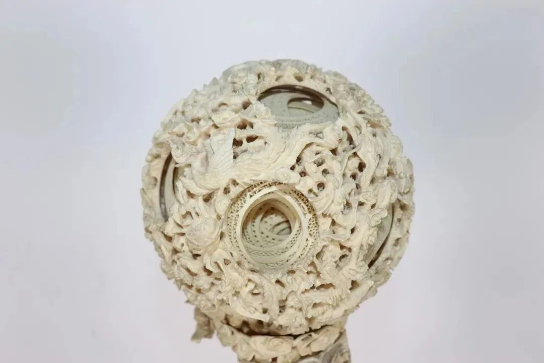 刘诗雯送给国际乒联主席的这个乒乓球，大有来头！