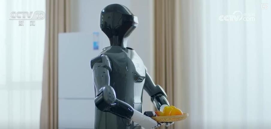 科技竞争和经济发展新引擎 人形机器人“跑步”入场 科技竞争和经济发展新引擎 人形机器人“跑步”入场