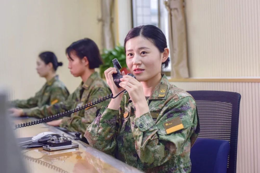 电波激荡,特情叠加,一起走进通信兵的演练现场 电波激荡,特情叠加,一起走进通信兵的演练现场