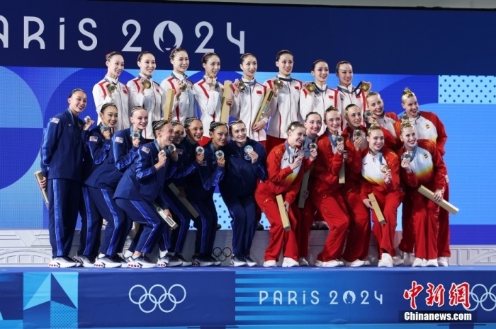 外眼看奥运 | 中国花游队夺金引热议:“令人难以置信的艺术表演” 外眼看奥运 | 中国花游队夺金引热议:“令人难以置信的艺术表演”