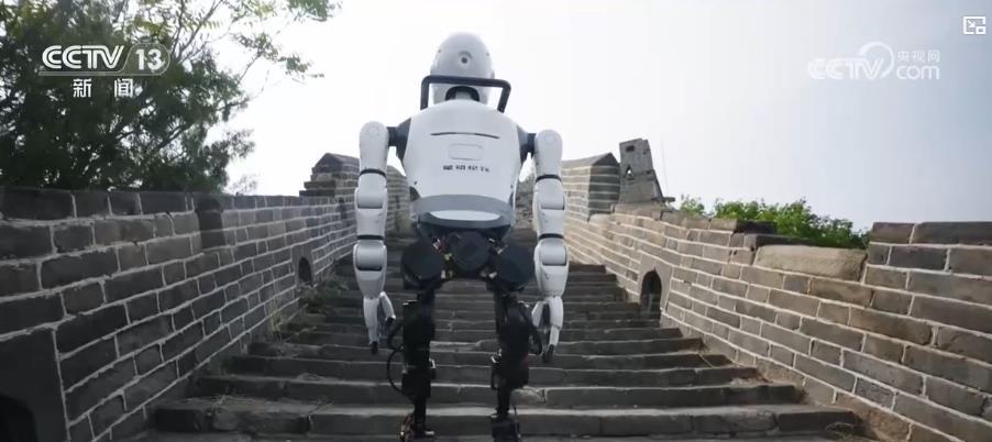科技竞争和经济发展新引擎 人形机器人“跑步”入场 科技竞争和经济发展新引擎 人形机器人“跑步”入场