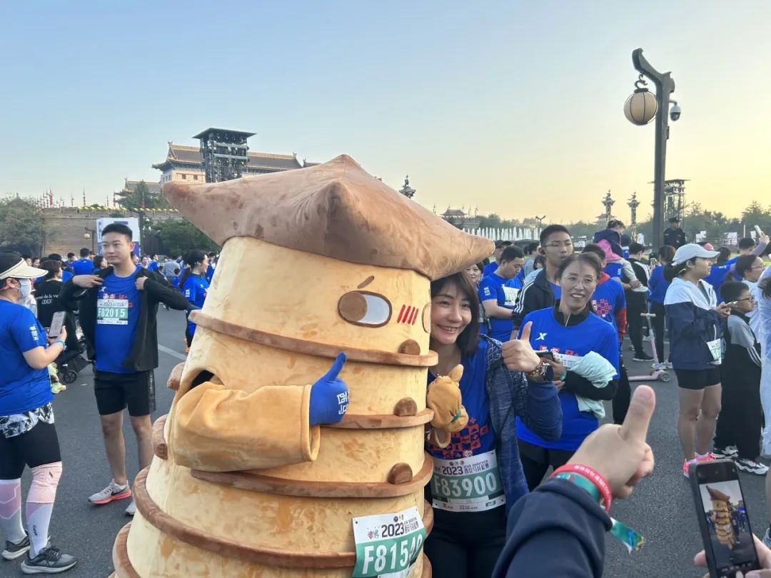 “塔宝”“绒馍馍”接连走红！网友：西安文创已next level！