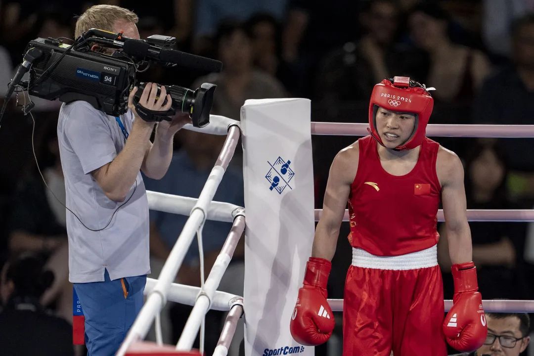 “打法和邹市明相似，在女子拳击领域，吴愉是世界最顶尖的”