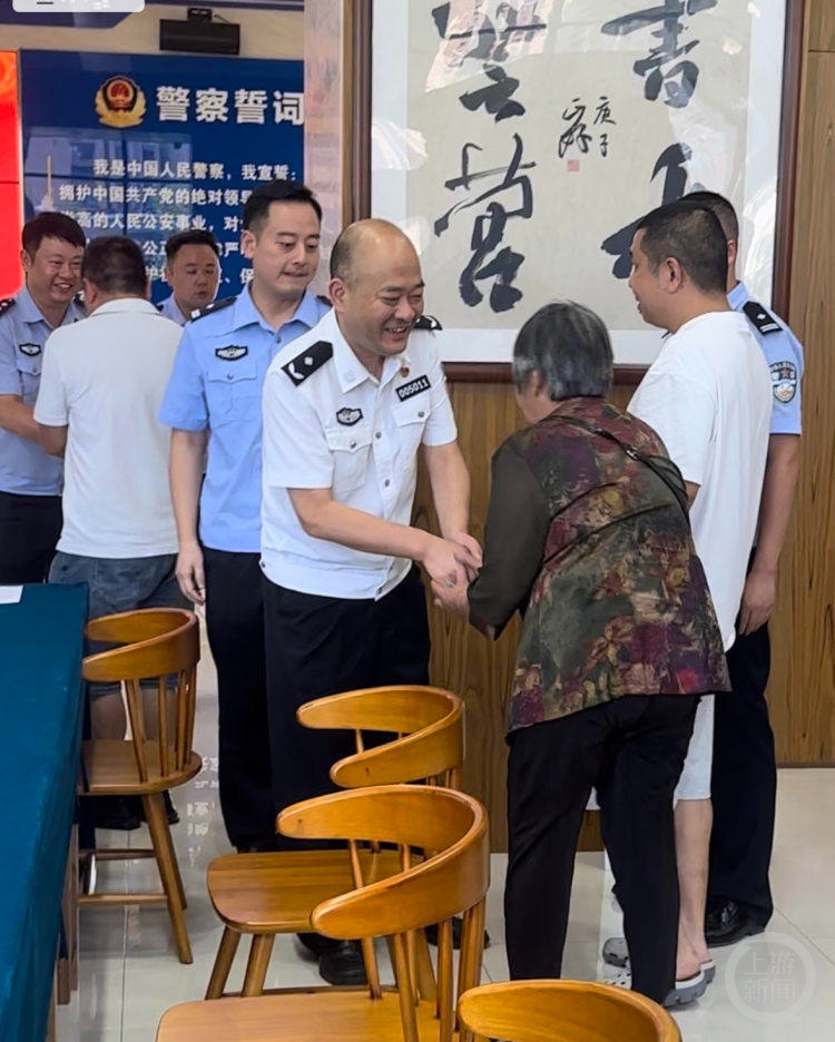 儿子给的生活费老人舍不得花，120万现金被亲戚偷走