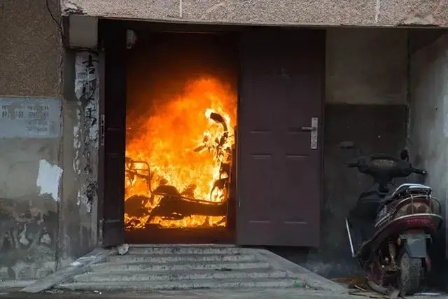 房东被拘留！因为这事，小区群里“炸”了！