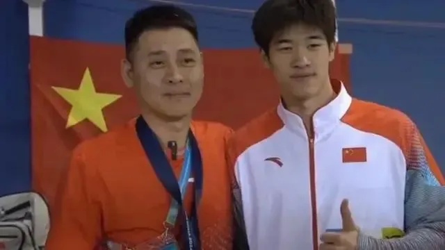 新“飞鱼”潘展乐和他的教练们