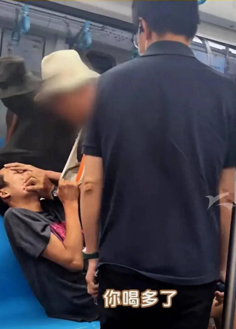 警方通报“小伙遭老人殴打”:小伙被行拘,老人被采取刑事强制措施 警方通报“小伙遭老人殴打”:小伙被行拘,老人被采取刑事强制措施