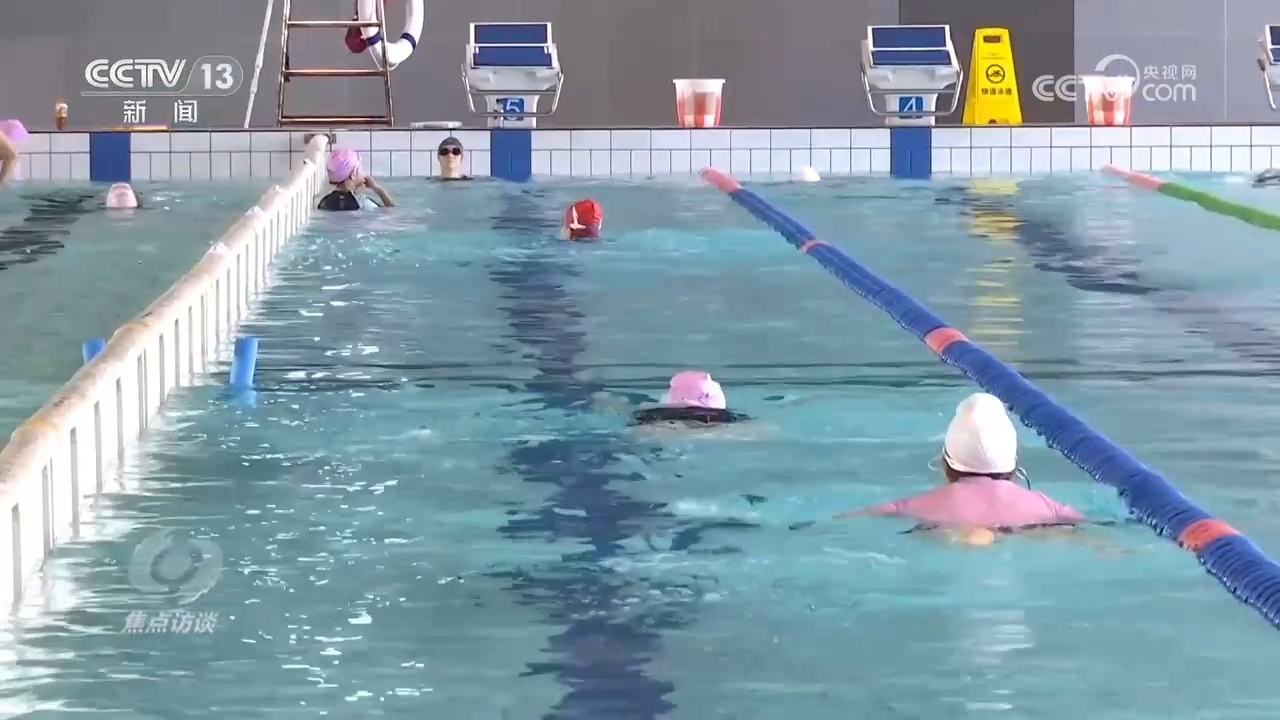 焦点访谈：家门口的健身新模式