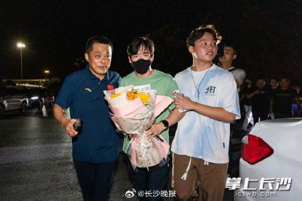 张博恒回家 家乡人民热情爆棚