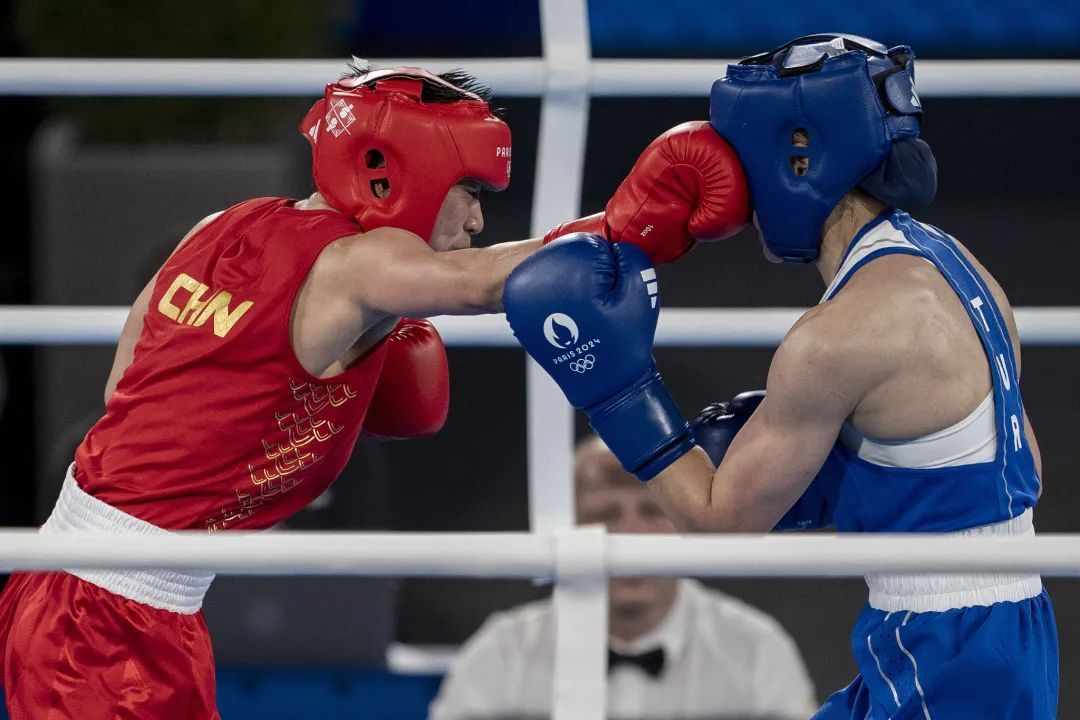 “打法和邹市明相似，在女子拳击领域，吴愉是世界最顶尖的”