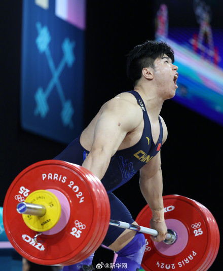 刘焕华举重男子102公斤级夺金