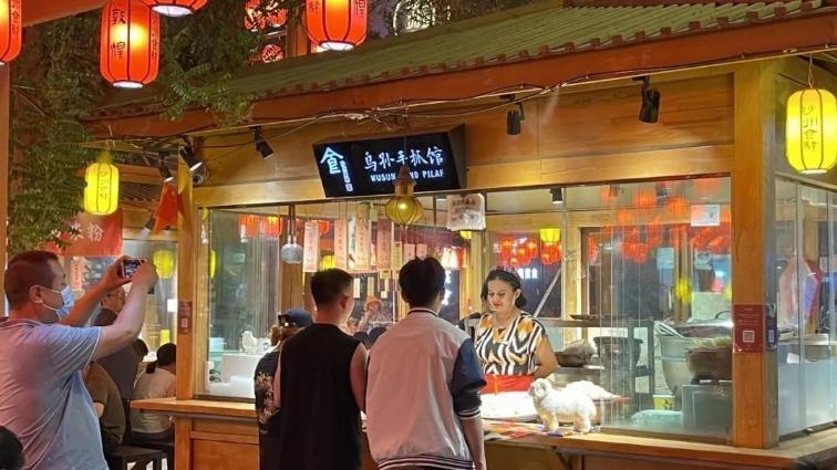 “堵骆驼”了！加开的临客列车，趟趟爆满