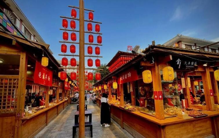 “堵骆驼”了！加开的临客列车，趟趟爆满