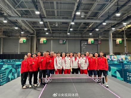 王楚钦晒国乒合照告别奥运