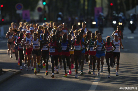 女子马拉松 &nbsp;荷兰选手破纪录摘金！